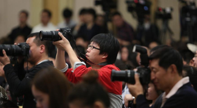 外交部:中国依法保护公民的宗教信仰自由